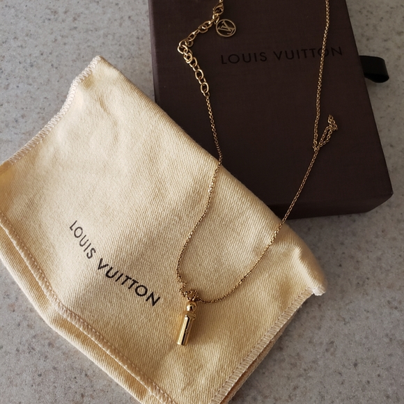 Louis Vuitton LV & Me I Necklace - Picture 4 of 7